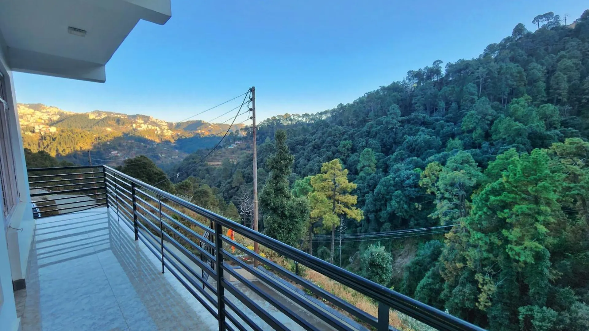 Solitude Rooms Parking And Forest View Σίμλα