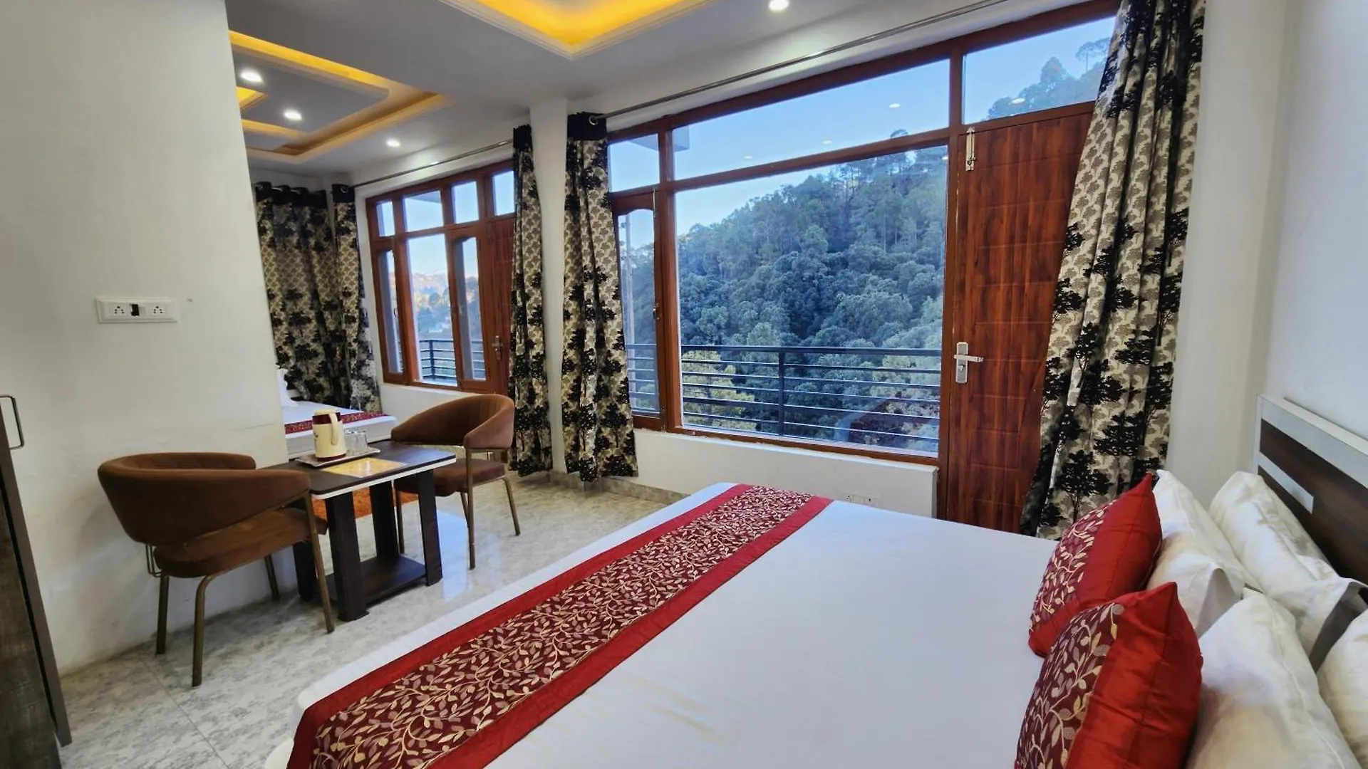 Solitude Rooms Parking And Forest View Σίμλα 0*,